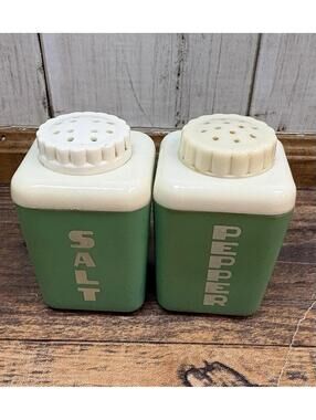 Vintage Lustro Ware 1950's Teal & White Plastic Salt/Pepper Shakers Kitchen Set